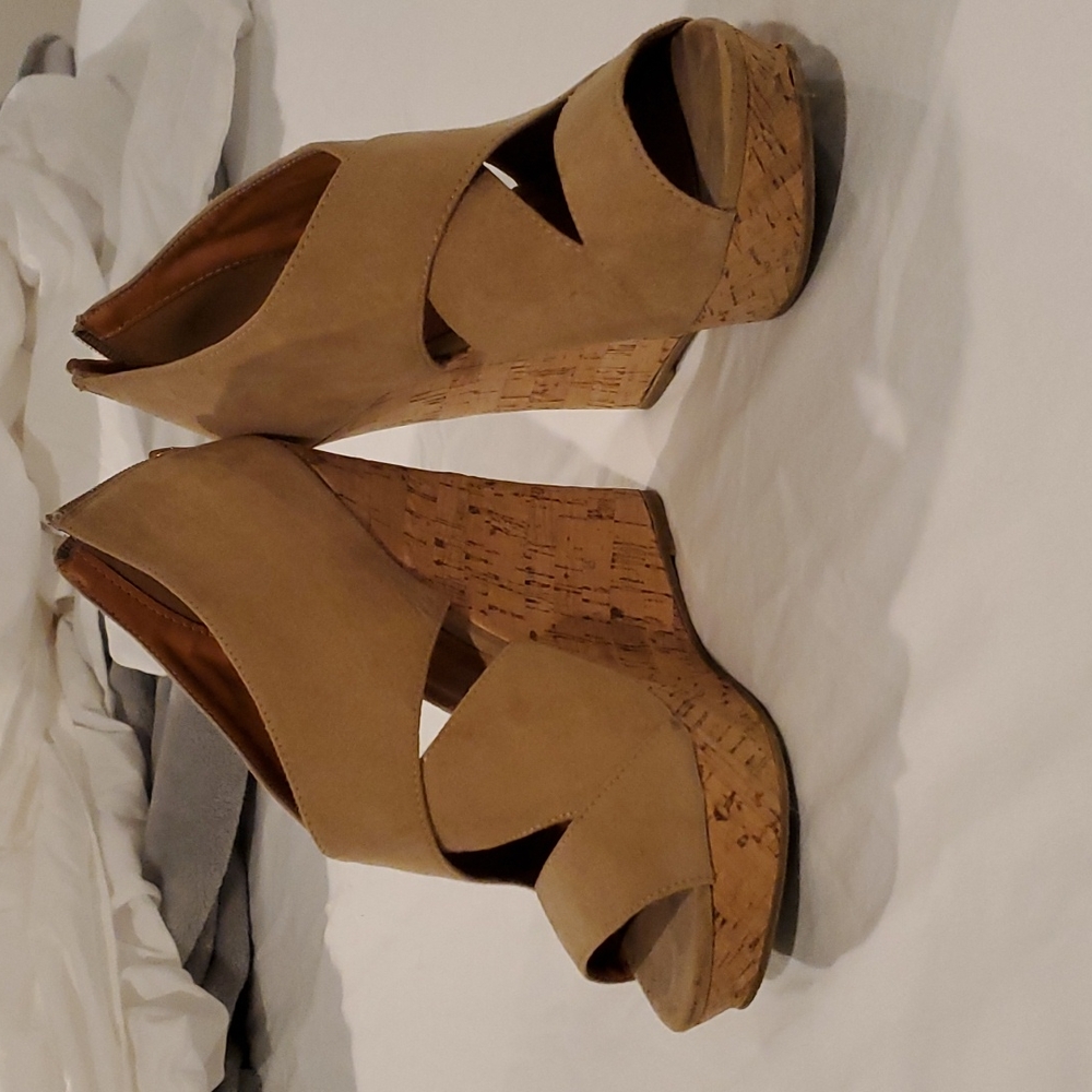 Wedge heels